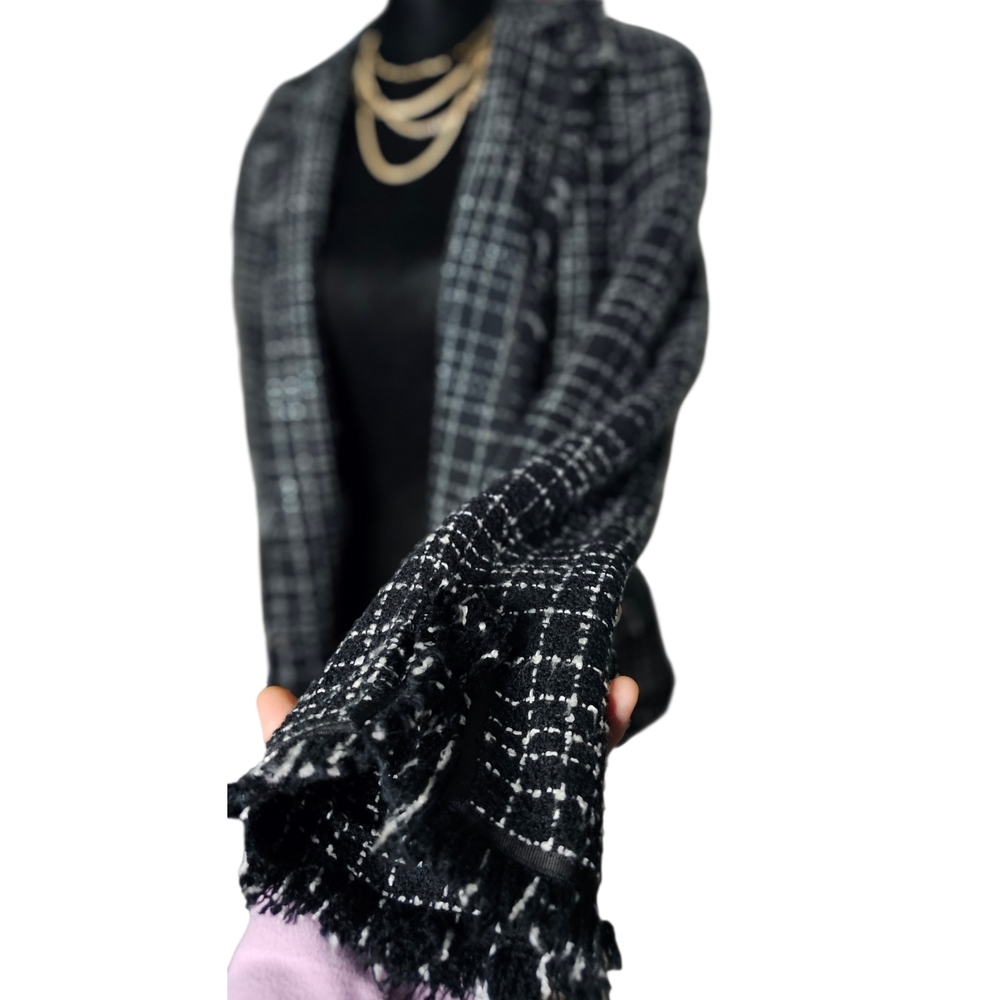 Allison Taylor Black and White Tweed Blazer - Picture 4 of 5